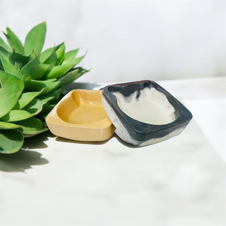 Ceramic Cat-Shaped Feeding Bowl for Cats