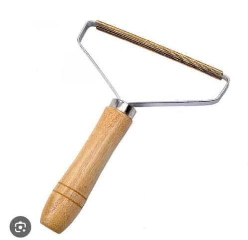 Wooden Handle Metal Edge Lint Remover for Furniture, Carpet & Car Seat