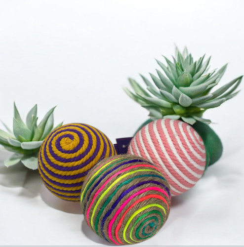 Sisal Rope Squeaky Ball Toy for Cats